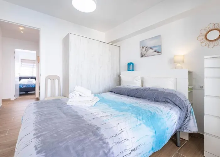 Stunning Sea Views Levante - 2br Flat With Pool Benidorm