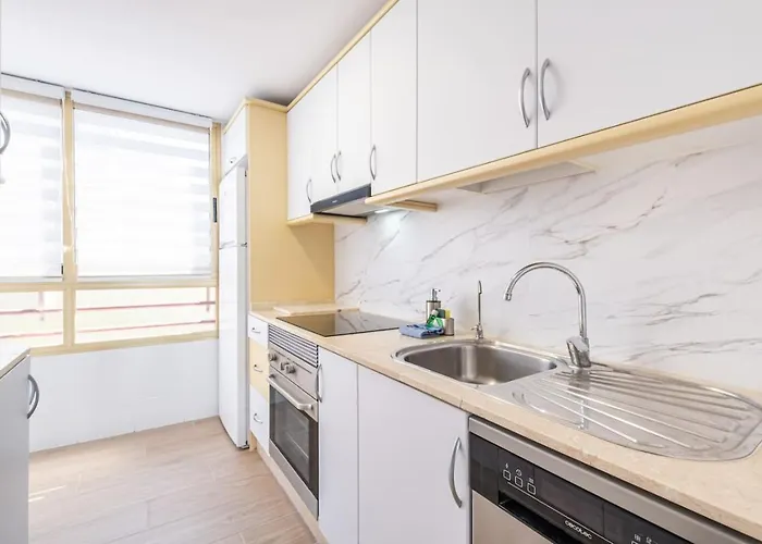 Stunning Sea Views Levante - 2br Flat With Pool Benidorm